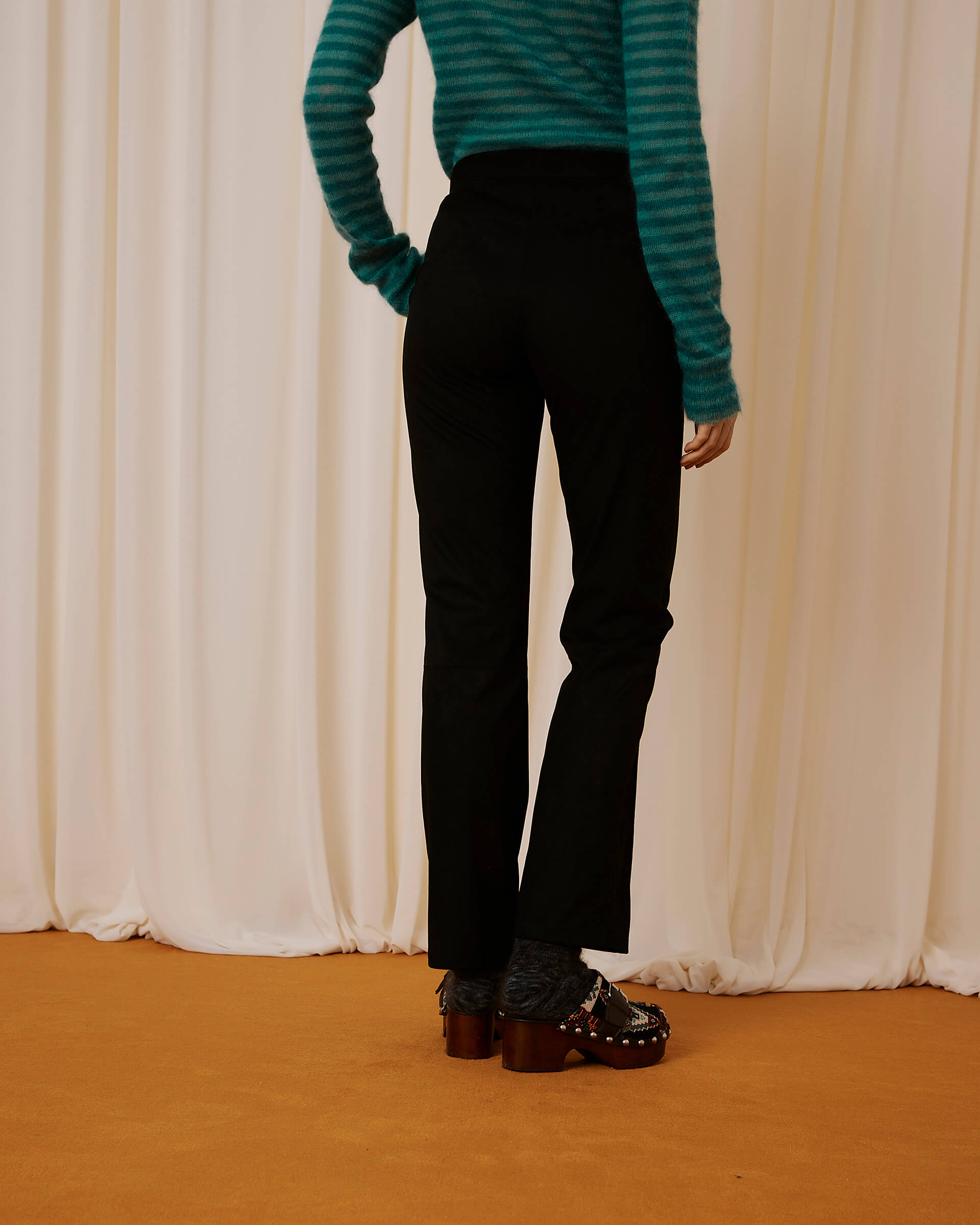 slim trousers with ribbing